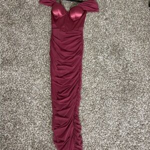Slim Fit Burgundy Evening Gown